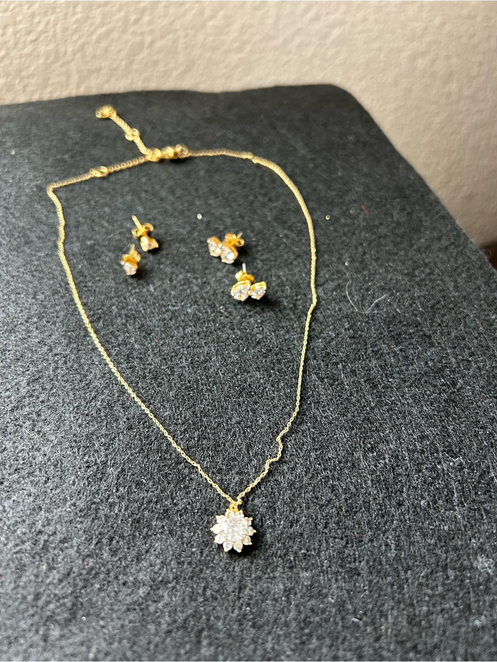 Gold toned Floral Pendant Necklace with Matching Stud Earrings